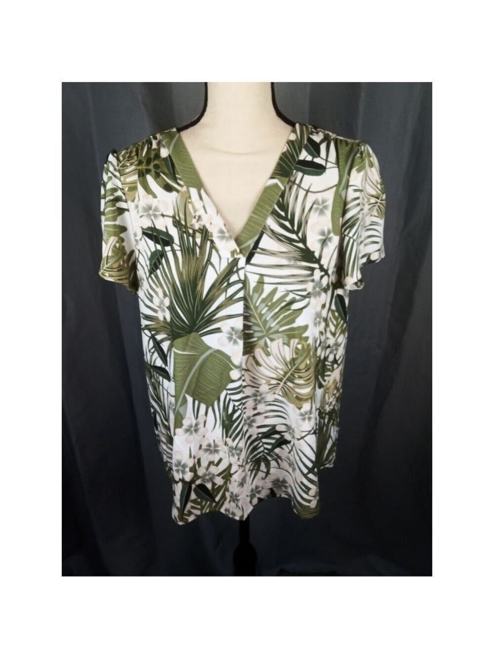 Women's Hilary Radley White Green Tropical Leaf Blouse Size L
